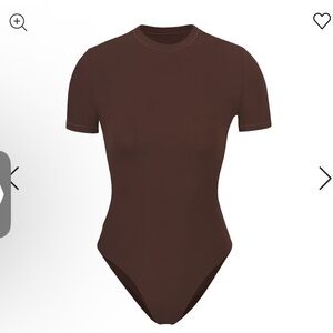 SKIMS Fits Everybody Tshirt Brown Bodysuit